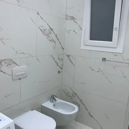 شقة Modern Sea View Apartment فلورا
